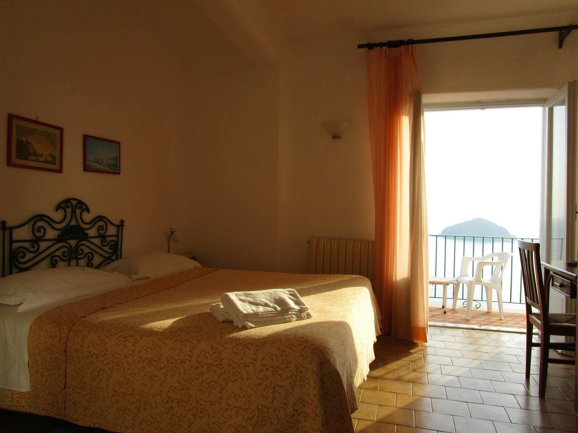 Hotel Villa Al Mare Barano dʼIschia المظهر الخارجي الصورة